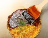 肉玉そば(黒焼き) Buckwheat Noodles with Meatballs (Crispy)（としのや 光町店）