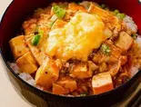 とろけるチーズ麻婆豆腐ボウル（135酒場）