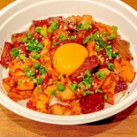 ホルモン丼（焼肉ホルモンぺごぱ別館蒲田店）
