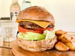 チーズバーガー(フライドポテト付)（Blue Green BURGER 市川店）