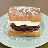 あんこと発酵バニラバターのミニサンド（Mirow -サンドイッチとお菓子とお飲みもの-）