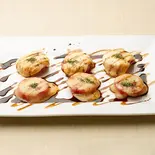 2種チーズとフレッシュトマトの鉄板焼カプレーゼ（やさいや 鉄板焼野菜 赤坂店）