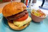 SUB (ポテト・ピクルス付き)（SAUCE UP BUGER）