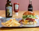 [当店人気No1！]淡路島バーガー Rサイズ+チーズ+ベーコン フレンチフライセット（淡路島バーガー）