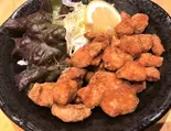 鶏の膝なんこつの唐揚げ（餃子工房 ちびすけ 東心斎橋店）