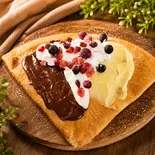 3.ホントノチョコカスタードミックスベリーホイップ（ナカガワクレープ東新小岩本店）