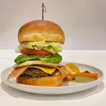 アボカドチーズエッグベーコンバーガー（HAMBURGER SHOP プラージュ）