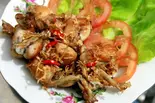 レモングラス付き揚げカエル Ech xao sa ot (Vietnamese lemongrass chilli frog)（ベトナム料理ハノイレストラン川崎）