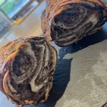 ラウンド(チョコレート) Round (Chocolate)（Manhattan Bakery ＆ Wine bar）