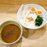 DX魚介豚骨チキンカレー(フライドオニオン、ほうれん草、味玉1個、しっとり国産鶏胸肉3枚)（ラーメン屋が本気でカレー作ってみた。）