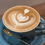カフェラテ（緑青珈琲店）