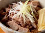 紅茶豚丼（tea＆bar爽-sou-）