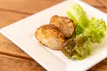 「神田B級グルメ！まるみ豚肉巻きおむすび10本（「おむすび おにぎり」シイナノゴハン (肉巻きおむすび 豚汁 生姜焼き ハンバーグ)）