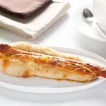 パルミジャーノチーズとブラックペッパーのソーセージフランス dupain_M（【食べログ百名店】極上食パン x 高加水・低温長時間発酵パン L’Atelier du pain(ラトリエデュパン) 六本木）