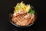 上カルビ弁当（炭火焼肉 神楽）
