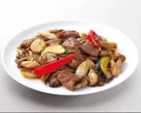 きのこと牛肉の炒め Mushroom and beef stir-fry（上海イーエックス 葛西店）