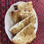 にんにくナン Garlic nan（エベレスト・ロティー・カフェ）