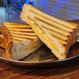 Grilled Cheese グリルドチーズ（The Den）