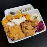 【大満足間違いなし！】おなかまんぷく弁当[You are sure to be very satisfied！ ] Stomach Manpuku Bento（チキラボPLUS朝霞店）
