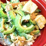 ゴーヤチャンプルー丼（リトル沖縄）
