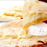 チーズナン/Cheese Nan（インド料理 ディワリ）