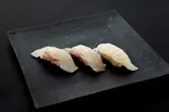 日替わり鮮魚三貫(廻転鮨 銀座おのでら本店)