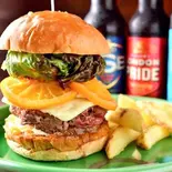 オレンジチーズバーガー【ポテト付きのセット】(THE GRABBER hamburger pub)
