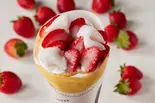 【いちご2倍＆もちもち生地】大福いちごクリーム(Mサイズ) Premium Strawberry Cream（至福の贅沢「恋するクレープ」 三田店）