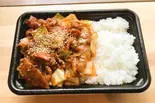 ジェュック丼 제육덮밥 Jeyuk Rice Bowl（チキンなら）