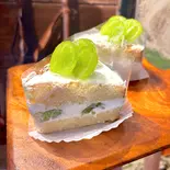 シャインマスカットの米粉ショートケーキ（マーマ グルテンフリー専門店・時々米粉パン）