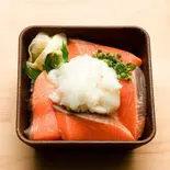 サーモンえんがわ丼（TOBI 新丸子店）