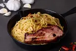 【大盛り】厚切りベーコンのペペロンチーノ 300g Bacon Large Peperoncino(【ニンニク&絶品パスタ】漢のペペロンチーノ 上平間店)