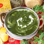 ほうれん草チキンカレー Spinach ＆ Chicken Curry（インド料理 マユール）