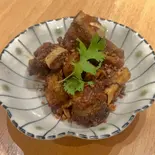 スペアリブ焼き（王富貴黃燜鷄）