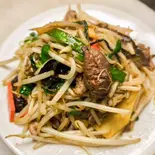 鶏レバニラ炒め Chicken Liver and Chives Stir-Fry 期間限定割引!!(中華料理 食為天)