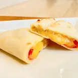 包み焼きピザ 4種のチーズ&ベーコン(niconicocafe)