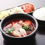 ユッケジャン(韓国惣菜3品、ご飯大盛り無料)（韓国家庭料理ジャンモ 聖蹟桜ヶ丘店）