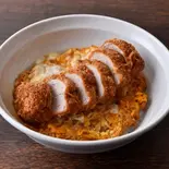 とんかつ檍の特ひれかつ丼(ひれ 約230g・かつ後のせ)（とんかつ檍のカレー屋 いっぺこっぺ 北千住店）