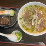 レモングラス入り牛肉のビーフン生春巻き(コムベトクァン)