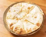 クリームチーズナン（カトマンズ居酒屋）