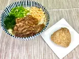 肉うどん・かしわおにぎりセット（【ましましOK】一番だしうどん たけ家）