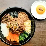 新鮮野菜たっぷりプルコギビビンバ（韓国食堂＆韓甘味ハヌリ下北沢店）