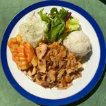 (CHICKEN DONER) ドネル/ 鶏肉削ぎ切り ( HALAL)  トルコ料理（トルコ料理ボスボラスハサン市ヶ谷店）