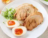 チャーシューと味玉子 Roast Pork Fillet ＆ Marinated Egg（千客万来白馬）