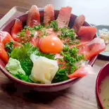 三種のサーモン丼（創作居酒屋 桔花）