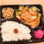 豚キムチ炒め弁当(ごはん180g、豚キムチ100g)（旬彩鮮魚そざいや）