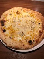 アンチョビ、コーン、ツナのチーズピッツァ Anchovies ＆ Corn Cheese Pizza（俺のイタリアン 新橋赤レンガ通）