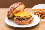 チーズバーガー（THE BURGER SHOP 393）