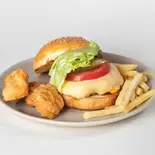 チーズバーガー（自家製バンズのハンバーガー イニーピー）