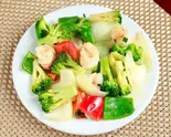 ブロッコリーえび炒め Broccoli and Shrimp Stir-Fry（インドレストラン ひまわり）
